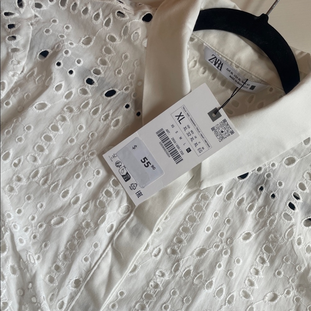 Zara White Cropped Eyelet Button Down Shirt